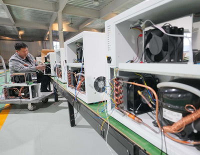 匠心繪盛世，科技映光明——全國年畫傳承人獻禮建黨百年暨視力保健儀技術開發紀實